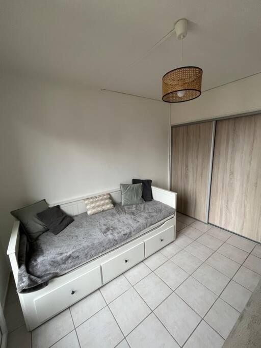 Calme, Vue St Victoire, Proche Centre Avec Parking Apartment *