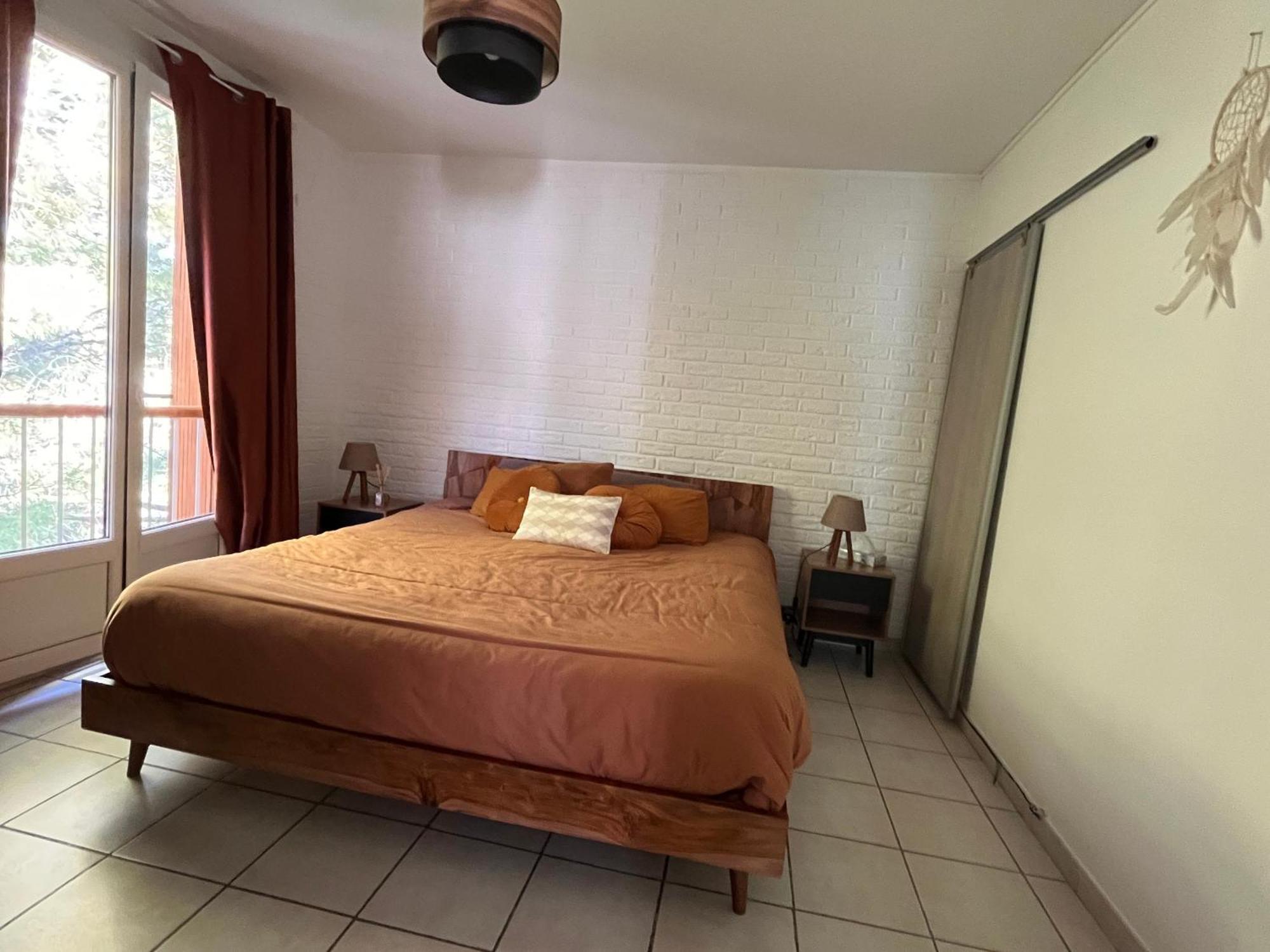 Calme, Vue St Victoire, Proche Centre Avec Parking Apartment