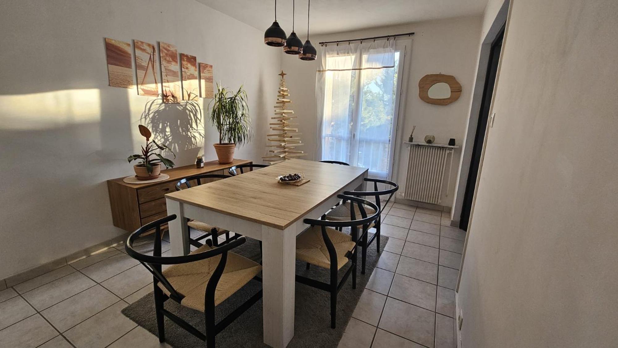 Calme, Vue St Victoire, Proche Centre Avec Parking *